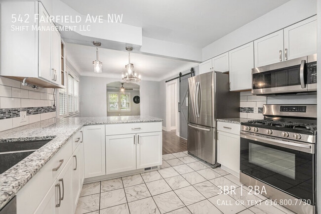 Building Photo - 542 Fairfield Ave NW