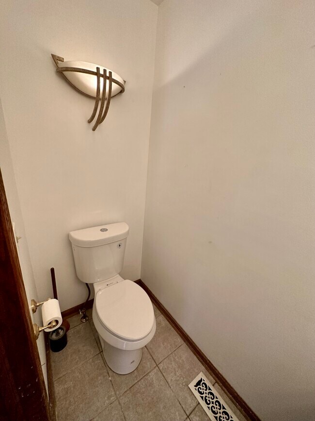 1/2 Bathroom - 1010 Arbor Ct
