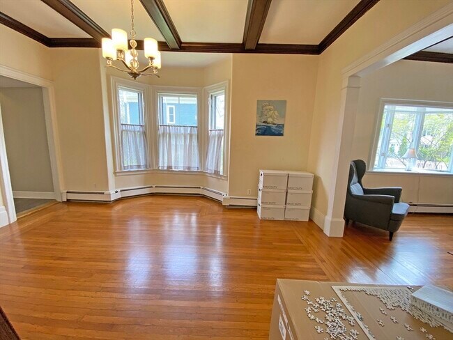 Building Photo - 263 Auburndale Ave