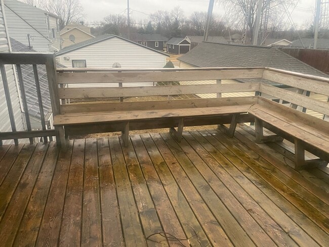 Building Photo - Charming 2 Bed / 1 Bath Apartment in the Heart of Waunakee