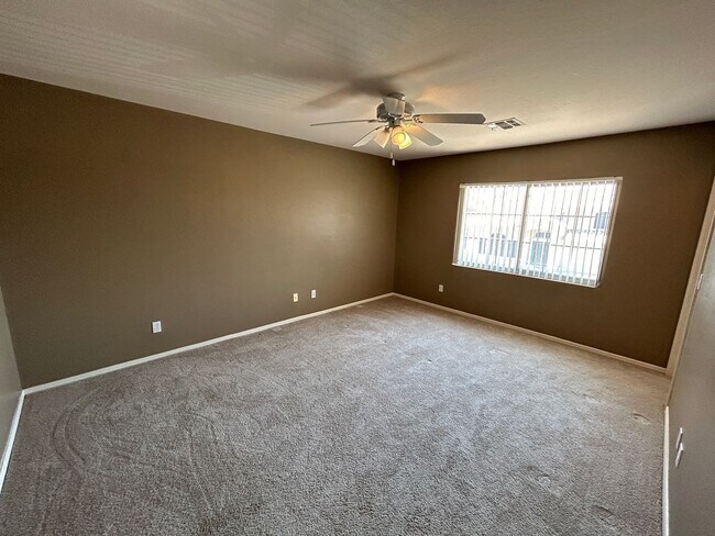 Building Photo - 13026 W Modesto Dr