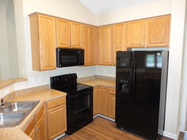 Building Photo - 325 Brims Way