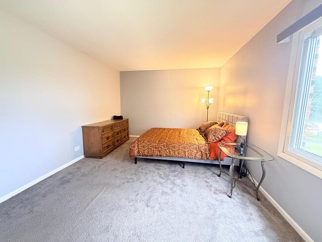 Building Photo - 3108 Roberts Dr