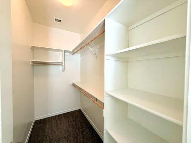 Building Photo - 8195 E Ashley Dr