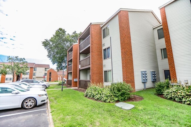 Building Photo - 11 Haverford Ct