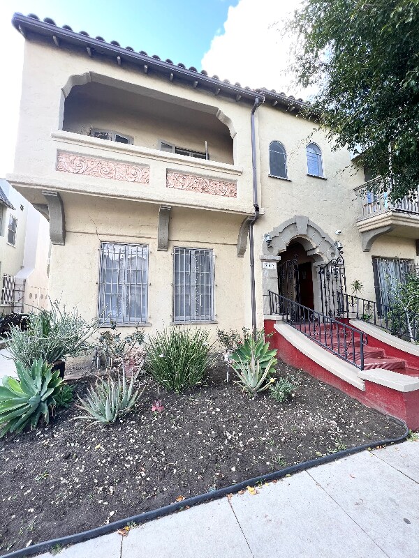 347 N Sierra Bonita Ave 347 N Sierra Bonita Ave Los Angeles CA 90036