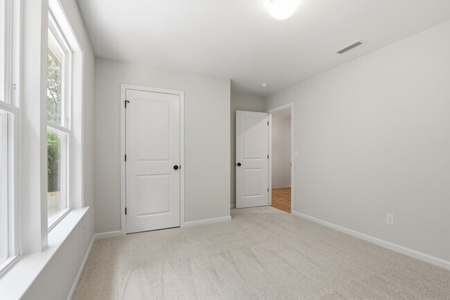 Building Photo - 3306 Campbell Dr