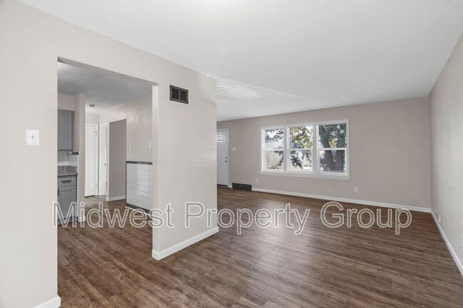 Building Photo - 216 Graham Rd