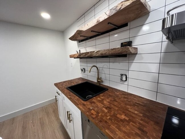 Building Photo - 1610 Rodman St