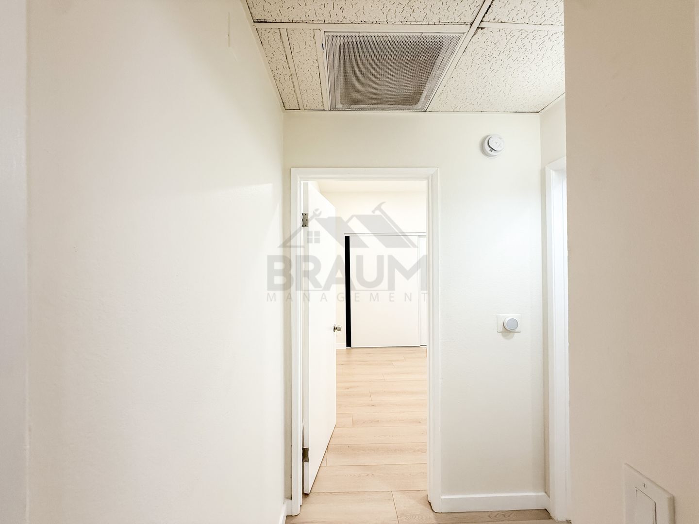 Building Photo - 11459 Collins St