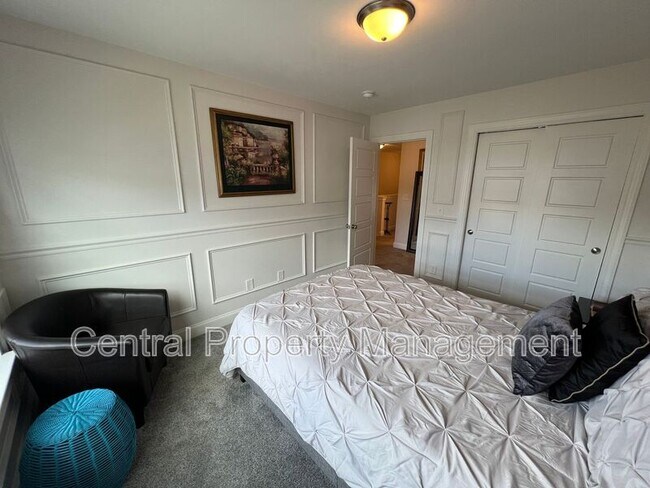 Building Photo - 18 Camden Wds Trl