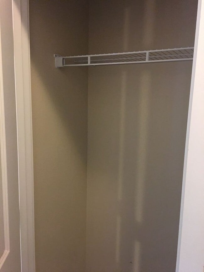 Building Photo - Now Leasing: Spacious 3 Bed, 2.5 Bath Townhome in Tumwater, WA