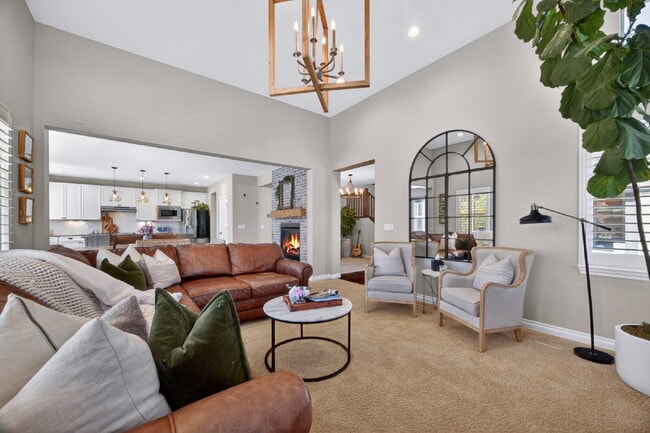 Building Photo - "Spacious 5-Bedroom Retreat on South Quantock Way - Perfectly Designed for Comfort and Style!"  A...