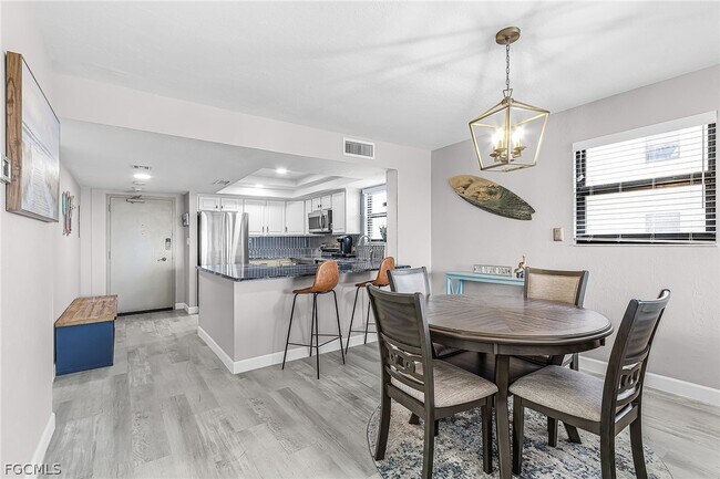 Building Photo - 4260 SE 20th Pl