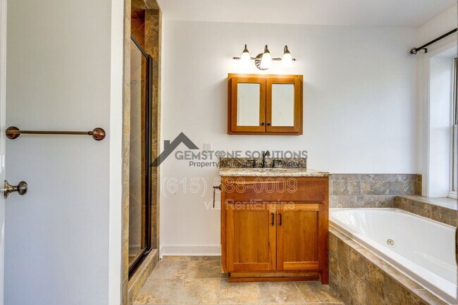 Building Photo - 502 32nd Ave S