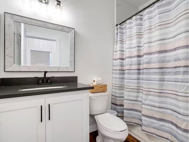 Building Photo - 134 Blackberry Ln