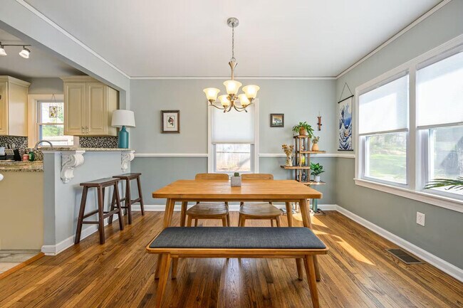 Building Photo - 3265 N Fulton Ave