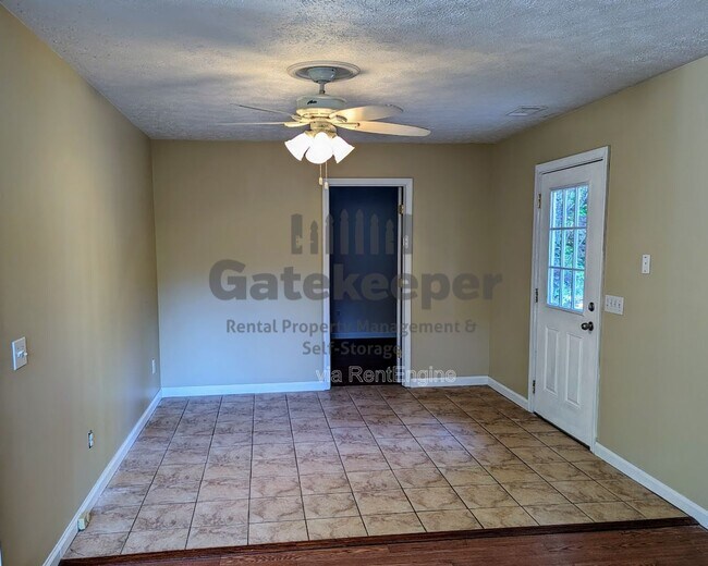 Building Photo - 1096 Boone Rd