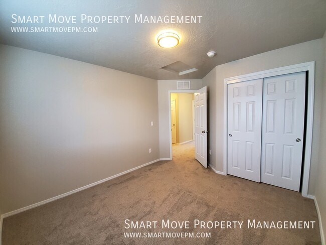 Building Photo - 3693 N Warm Creek Ave