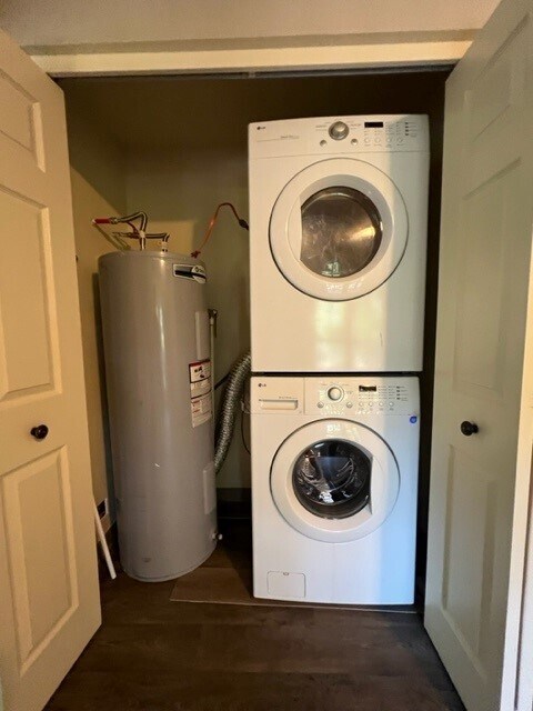 Washer Dryer - 3205 E 17th St