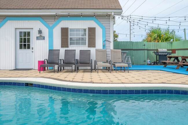 Building Photo - 4431 Luke Ave