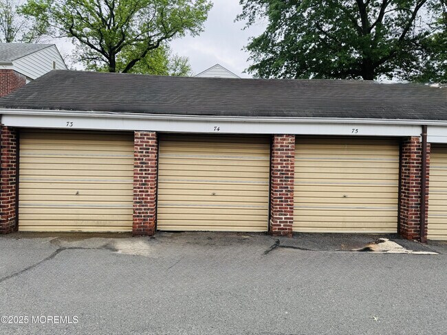 Building Photo - 146 Manor Dr