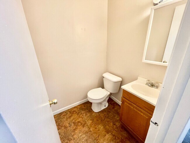 Building Photo - 3 Bedroom Ranch Home