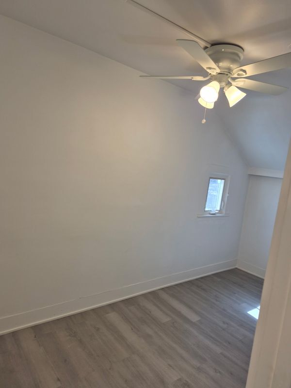 Building Photo - 98 Columbia St