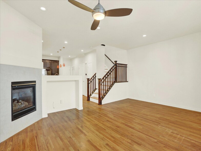 Building Photo - 5822 S Van Gordon Ln