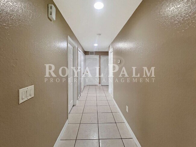 Building Photo - Make Yourself at Home — Charming 3-Bed, 2-Bath in Lehigh Acres. Your Duplex Dream Just Got Better!