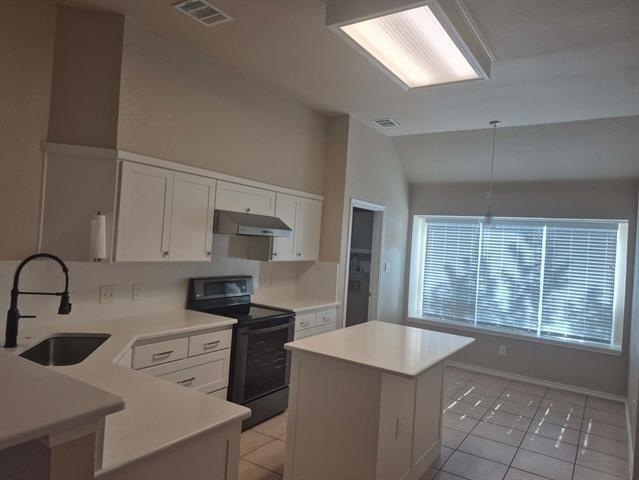 Building Photo - 2069 Whispering Cove