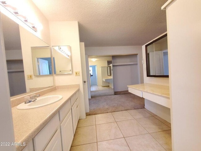 Building Photo - 5041 E Mesquite Wood Ct