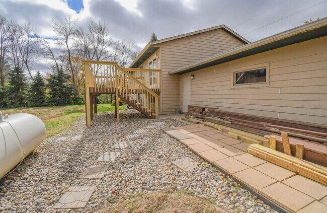 Building Photo - Spacious 4-Bedroom Acreage with Stunning Views Near Hartford — 1.5 Acres of Country Living!