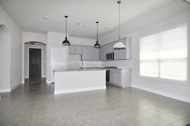 Building Photo - Wonderful 3-2-2 with Study in Northlake, N...