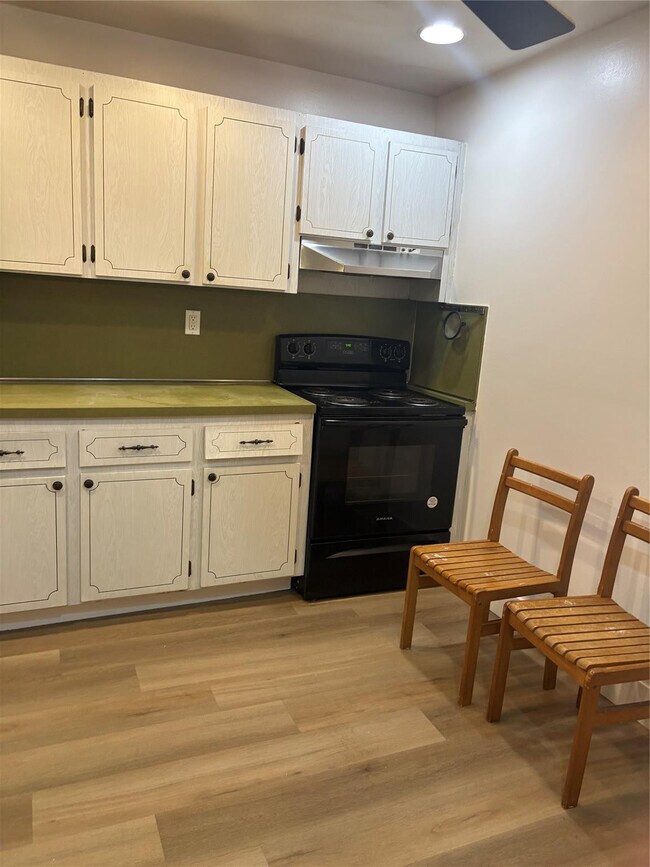 Building Photo - 8280 SW 24th St