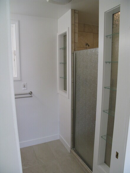 Building Photo - 5137 E Vista Hermosa St