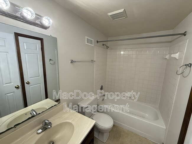 Building Photo - 10717 S Jamie Pl