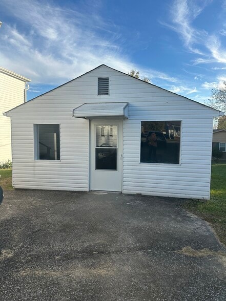 You have the entire house to yourself - 311 Boley St