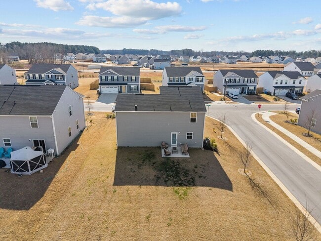 Building Photo - 160 Day Song Ct