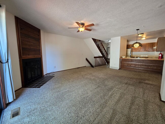 Building Photo - 1513 Seneca Cir