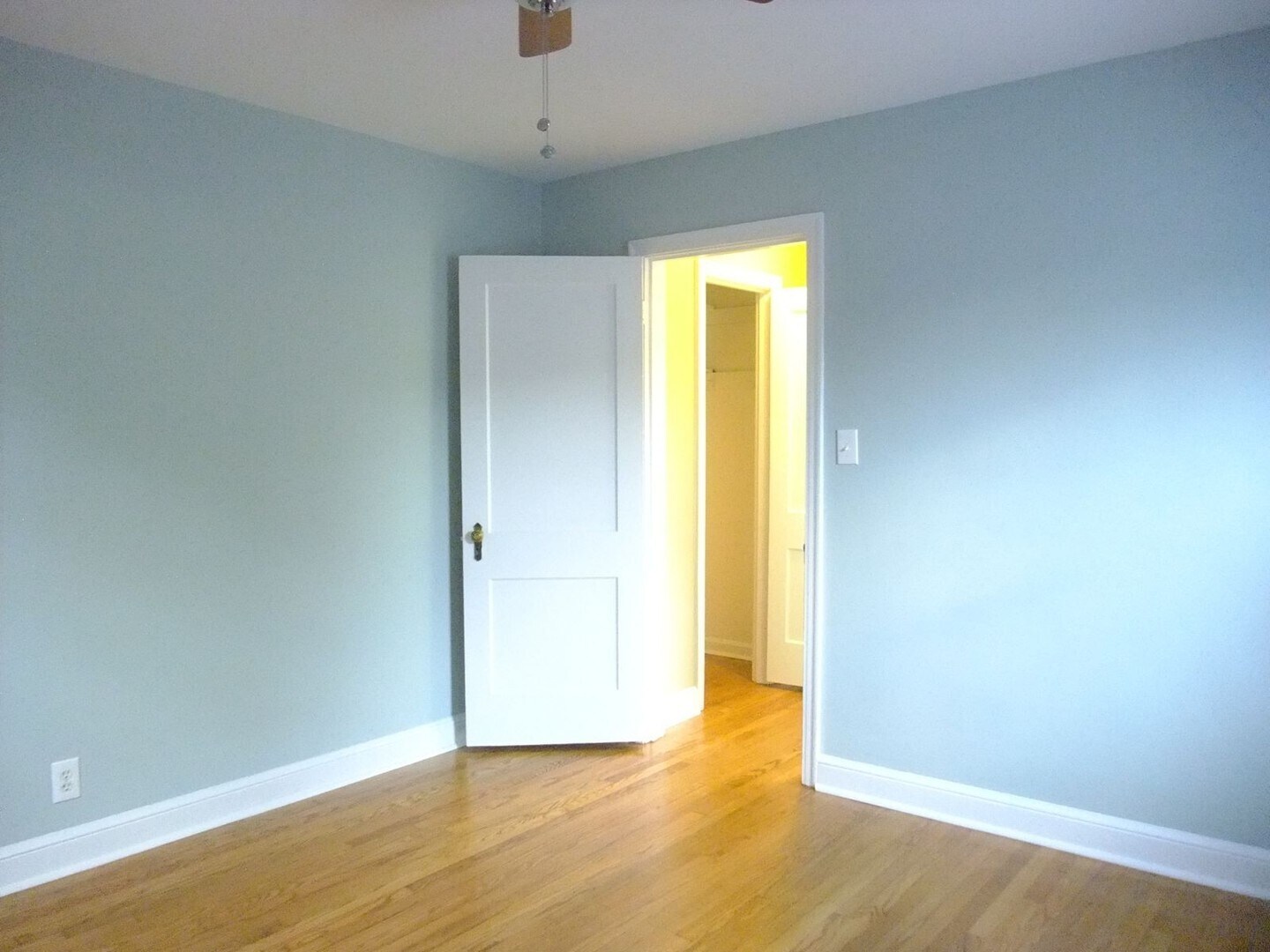 Building Photo - 8210 Greenwood Ave