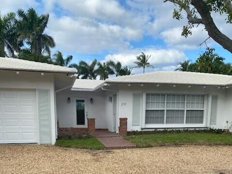 Primary Photo - 219 Ridgeview Dr