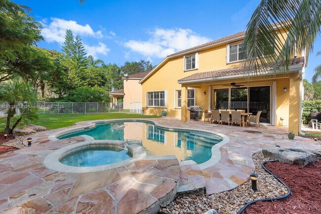 Building Photo - 4008 Staghorn Ln