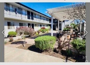 Building Photo - 1026 S Flower Apartments