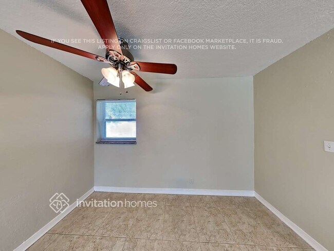 Building Photo - 512 Elm Dr