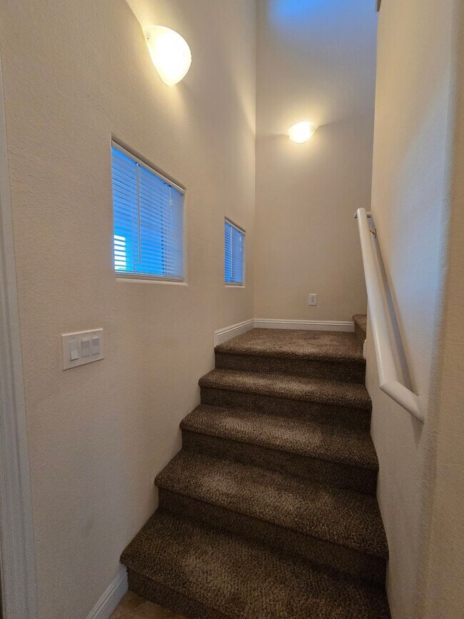 Building Photo - A Fabulous 3 Bedroom, 2.5 Bathroom, 2 Car Garage Townhome in NW Las Vegas