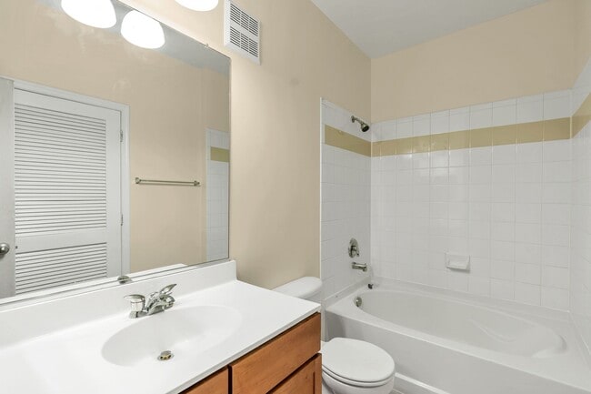 Building Photo - Beautiful 1 Bedroom 1 Bathroom Condo In Much Sought After Exchange At Van Dorn