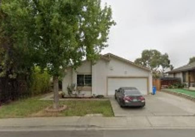 Primary Photo - 209 Riverview Dr
