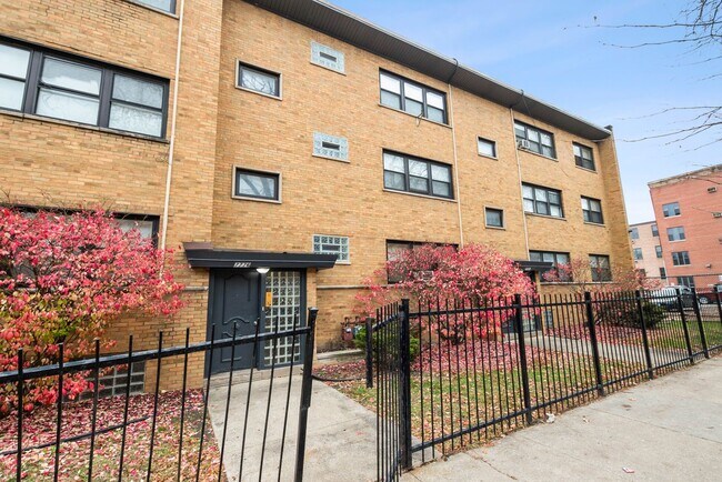 Interior Photo - 7770-78  S South Shore Drive Chicago, IL 60649