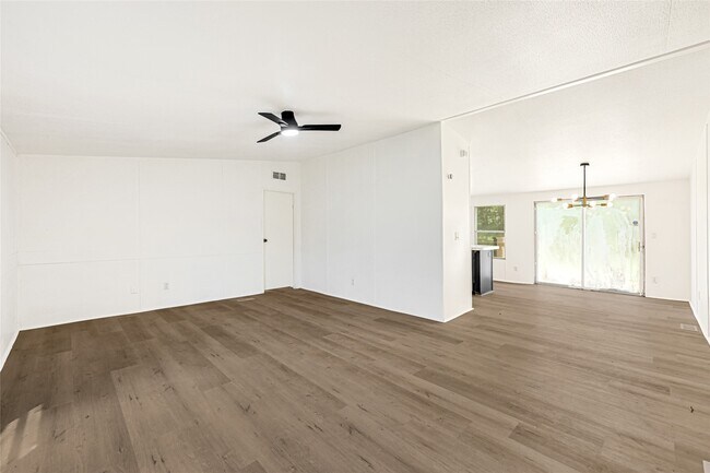 Building Photo - 16315 Lone Star Ranch Dr